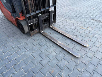 2015-toyota-8fbet16-1429724-45862098