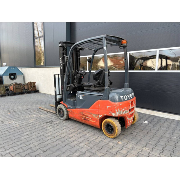 2017 Toyota 8FBM16T-45862359