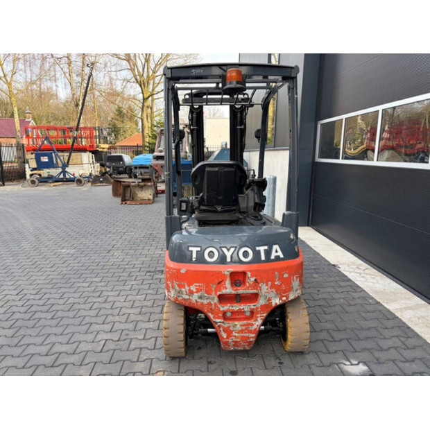 2017 Toyota 8FBM16T-45862360