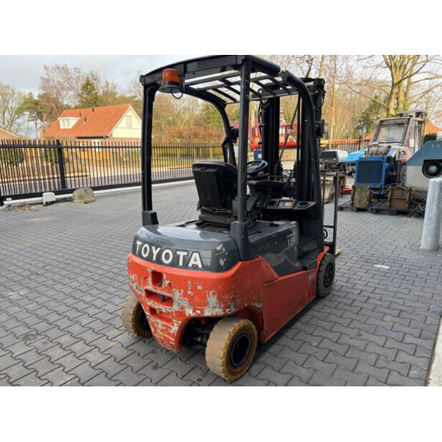 2017 Toyota 8FBM16T-45862361