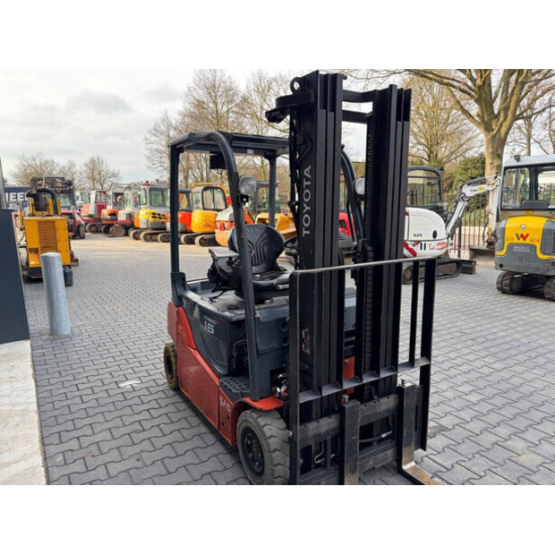 2017 Toyota 8FBM16T-45862363