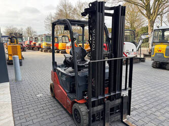 2017-toyota-8fbm16t-1429741-45862363