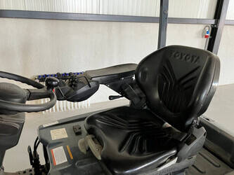 2017-toyota-8fbe16t-1429745-45862414