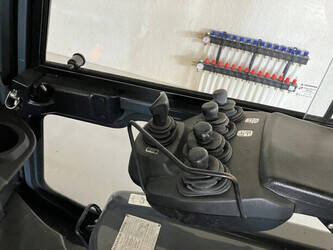 2014-toyota-8fbekt16-1429746-45862430