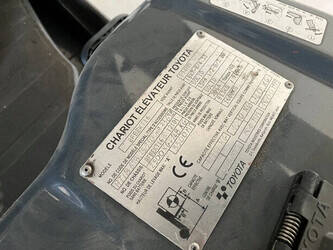 2014-toyota-8fbekt16-1429746-45862431