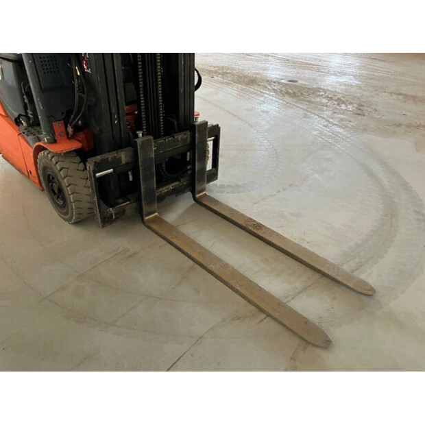 2015 تويوتا 8FBET15-45862443