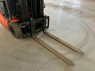 2015-toyota-8fbet15-1429747-45862443