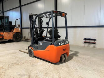 2013-toyota-8fbet16-1429751-45862511