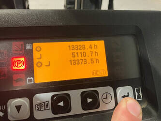 2013-toyota-8fbet16-1429751-45862519