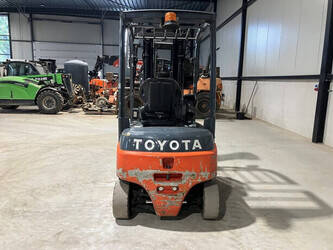 2017-toyota-8fbm16t-1429760-45862643