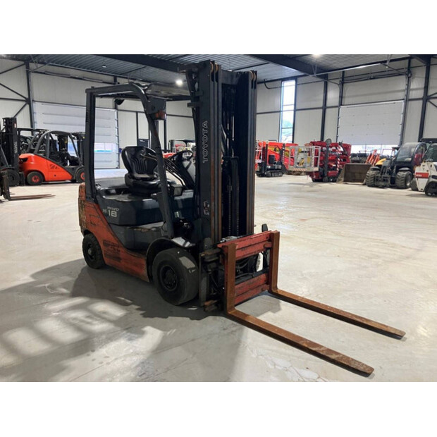 2011 تويوتا 02-8FDF18-45862845