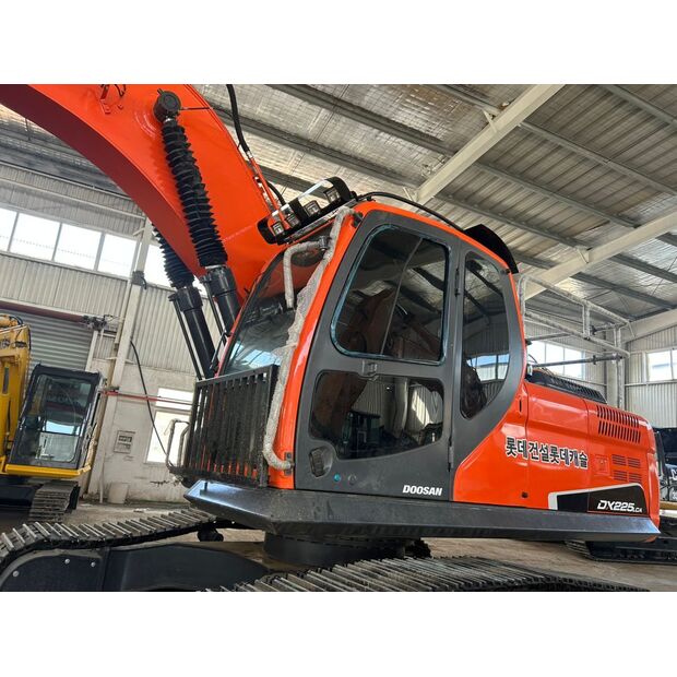 2024 Doosan DX225LCA-45864756