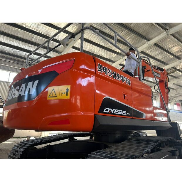 2024 Doosan DX225LCA-45864757