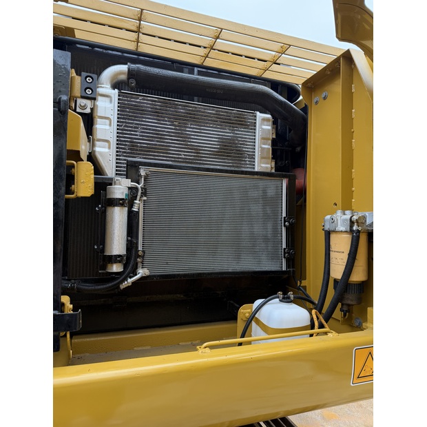 2024 كاتربيلر 323DL-45864772