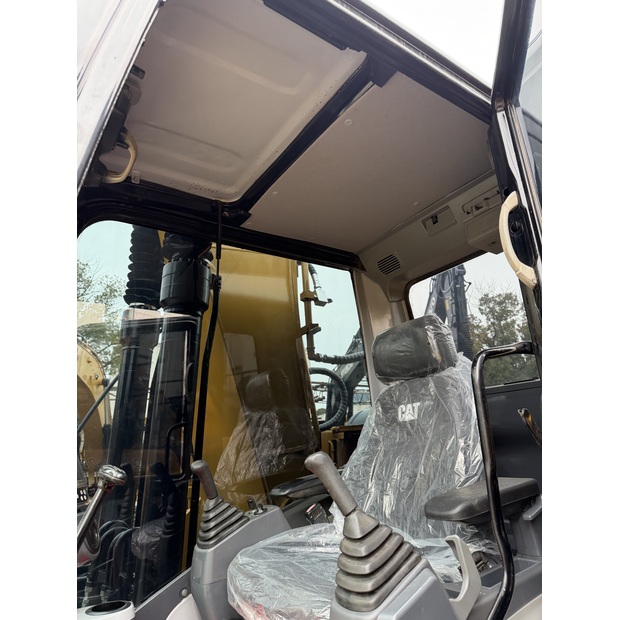 2024 كاتربيلر 323DL-45864775