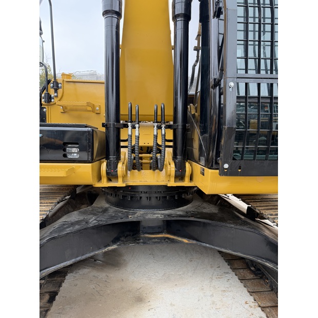 2024 كاتربيلر 323DL-45864776