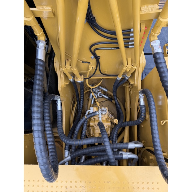 2024 كاتربيلر 323DL-45864781