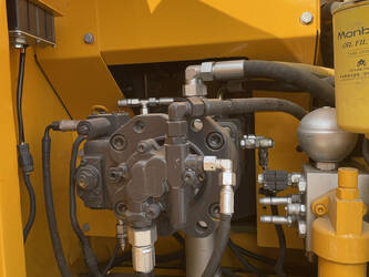 2024-caterpillar-323-1429844-45864812