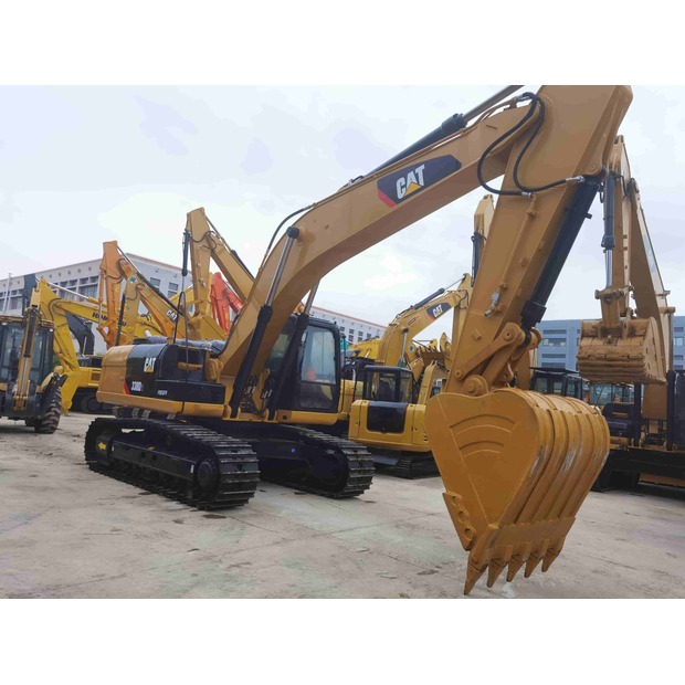 2023 Caterpillar 330D-45864925