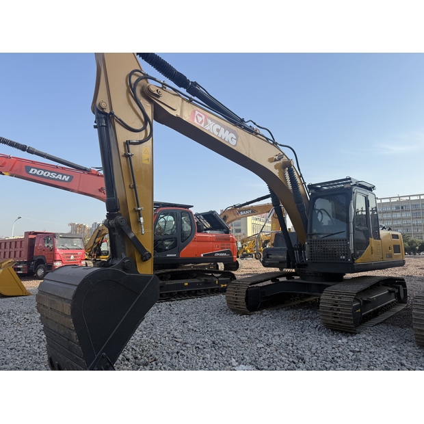 2025 اكس سي ام جي XE260DA-45864950