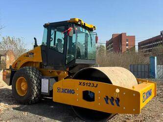 صورة ل معدات رص 2025 اكس سي ام جي XS123J