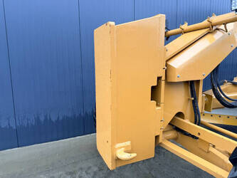 2013-caterpillar-140k-1429890-45866447