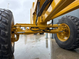 2018-caterpillar-140k-1429891-45866478