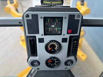 2018-caterpillar-140k-1429891-45866497