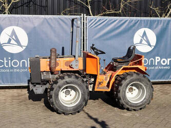 صورة ل تراكتورات زراعية هولدر C20