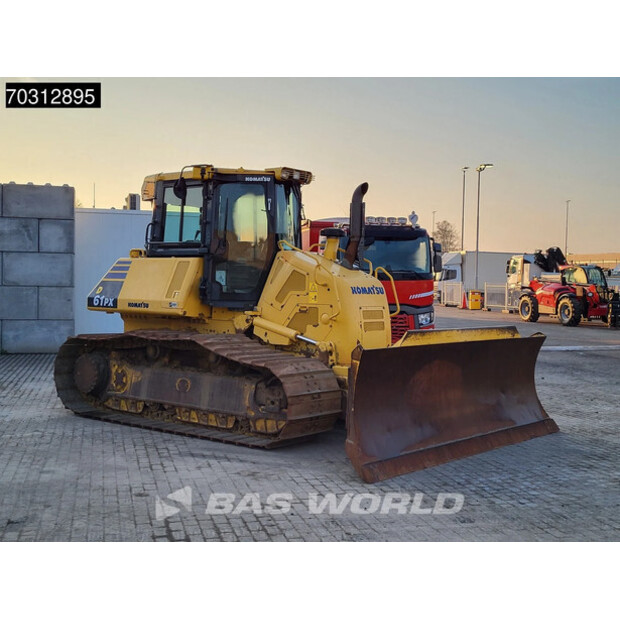 2017 Komatsu D61PX-24-45870048