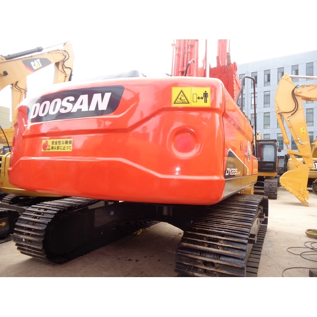 2023 Doosan DX225LC-45883835