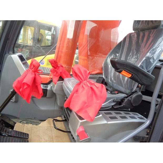 2023 Doosan DX225LC-45883839