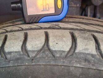 2015-toyota-auris-1430081-45883978