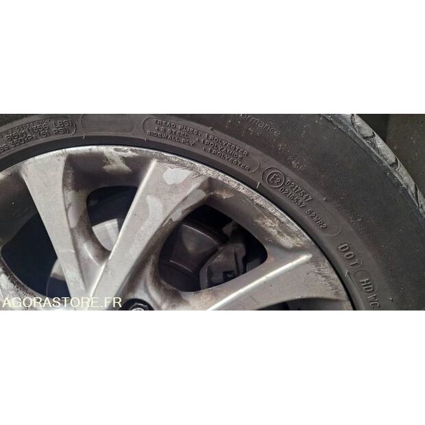 2015 Toyota AURIS-45883985