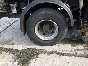 2011-renault-midlum-1430083-45884004