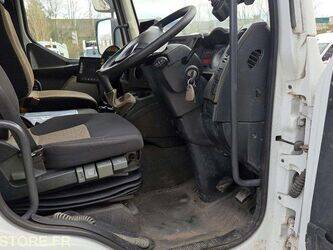 2011-renault-midlum-1430083-45884020