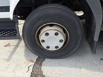 2011-renault-midlum-1430083-45884026