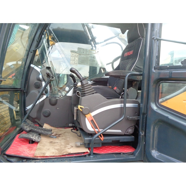 2022 Hyundai R220LC-9S-45884050