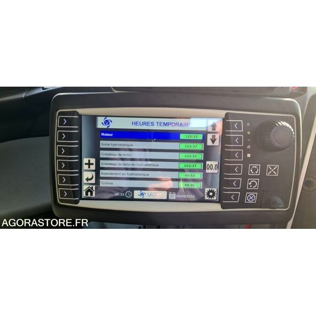 2022 Renault D-45884089