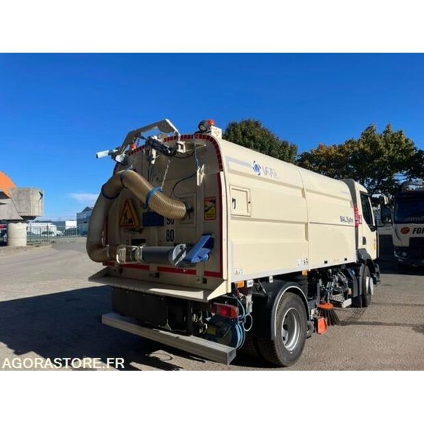 2022 Renault D-45884090