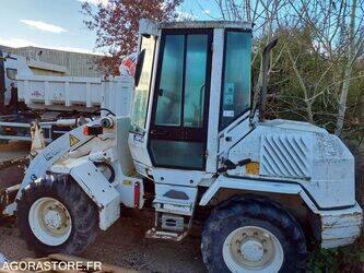 Image for WHEEL LOADERS 2000 Liebherr L506