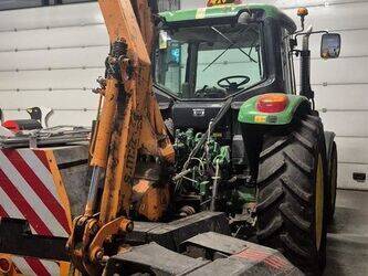 صورة ل تراكتورات زراعية 2009 جون دير 6230