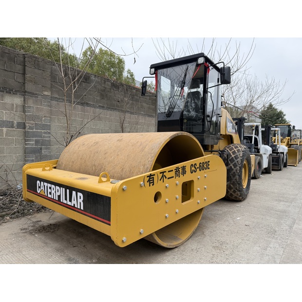 2023 كاتربيلر CS683E-45884414