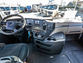 2017-mercedes-benz-actros-1843-ls-1430137-45884725