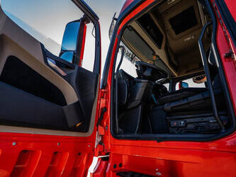 2017-mercedes-benz-actros-1843-ls-1430137-45884730