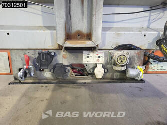 2011-nooteboom-s17de-0p3c-3-axles-steering-axle-lifting-bed-45884978