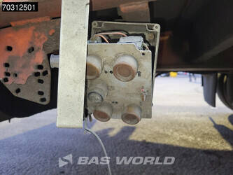 2011-nooteboom-s17de-0p3c-3-axles-steering-axle-lifting-bed-45884984