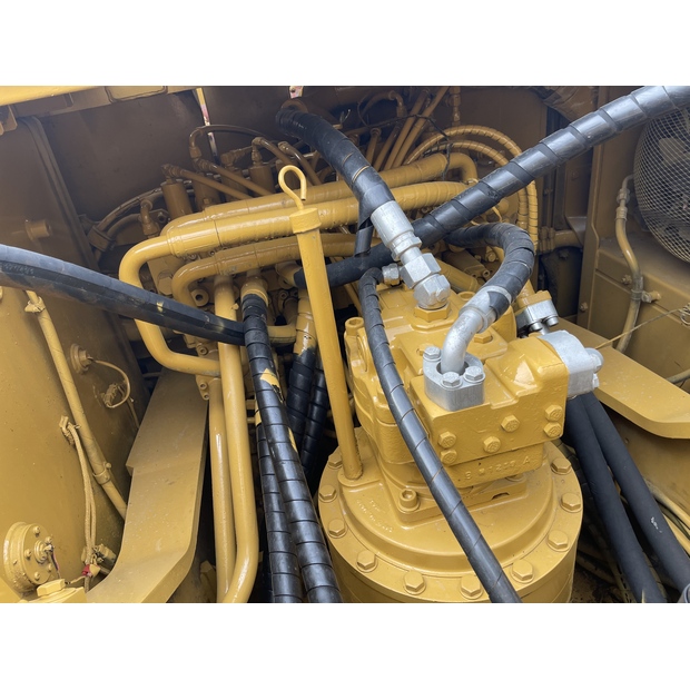 2024 Caterpillar 325D2L-45885764