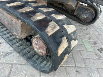 2011-hitachi-zx22u-2-45885812