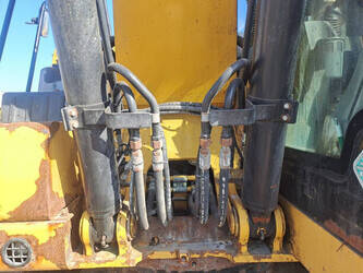 2018-caterpillar-323-1430180-45885865